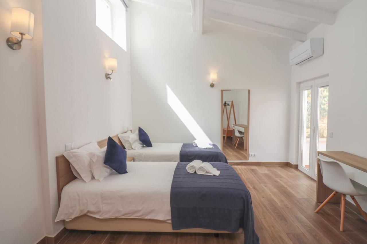 Little Break Guest House Lagos Bagian luar foto